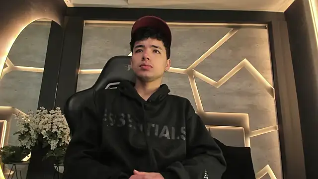 Snapshot of Matt_Wolf_ chatting on January 10, 11:34 am Matt Wolf online show from January 10, 11:34 am