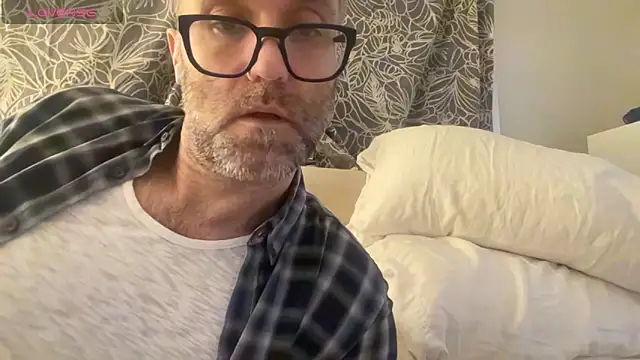 Snapshot of wolverinedream chatting on February 3, 12:09 am wolverinedream online show from February 3, 12:09 am