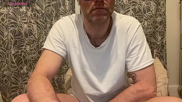 Snapshot of wolverinedream chatting on February 6, 3:11 am wolverinedream online show from February 6, 3:11 am