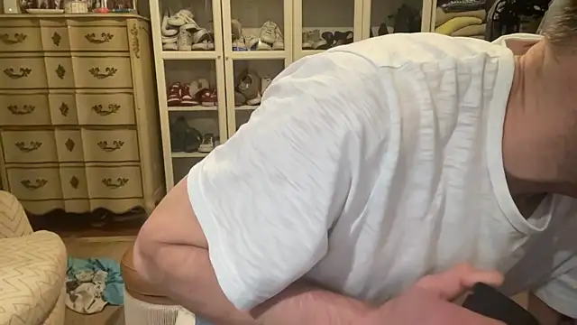 Snapshot of wolverinedream chatting on February 11, 12:37 am wolverinedream online show from February 11, 12:37 am