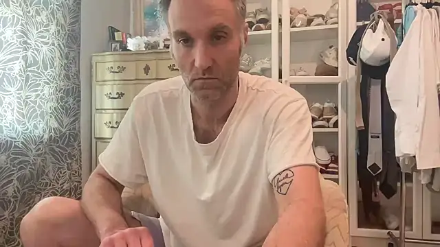 Snapshot of wolverinedream chatting on July 17, 10:36 pm wolverinedream online show from July 17, 10:36 pm