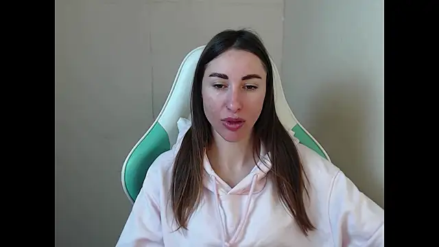 cammila horn online show from March 9, 7:01 am