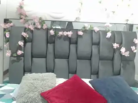 Snapshot of lindajohnson22 chatting on January 14, 5:02 am lindajohnson22 online show from January 14, 5:02 am