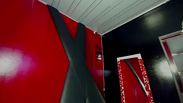 Clarita Hill online show from February 23, 7:00 pm