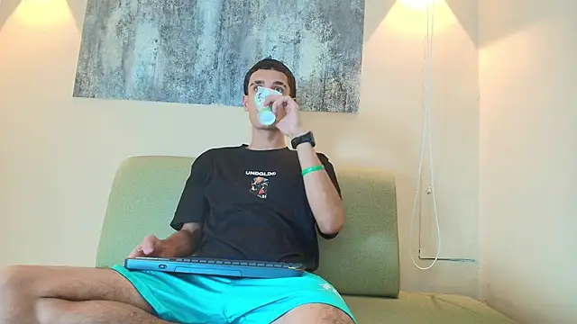 Snapshot of SEBASS_R chatting on January 10, 1:13 pm SEBASS R online show from January 10, 1:13 pm