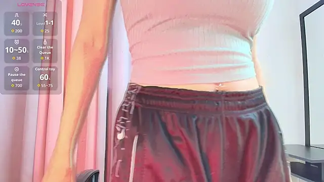 Snapshot of saray_reesee chatting on February 9, 8:02 pm saray reesee online show from February 9, 8:02 pm