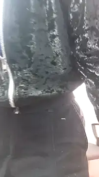 Snapshot of saray_reesee chatting on February 13, 8:05 pm saray reesee online show from February 13, 8:05 pm