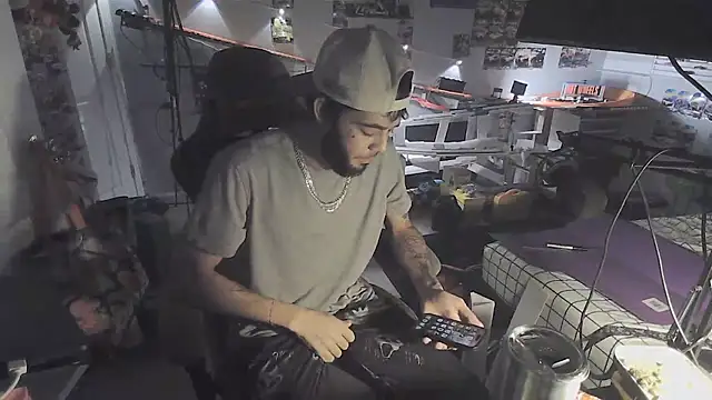 PRBoricua787 online show from August 2, 4:33 am