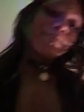 Snapshot of xouniq chatting on February 5, 3:22 am xouniq online show from February 5, 3:22 am