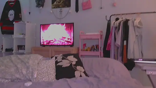 Snapshot of xouniq chatting on February 12, 3:01 am xouniq online show from February 12, 3:01 am