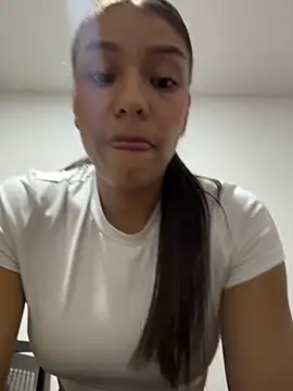 TaylorrHill online show from March 30, 10:00 pm