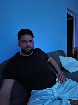 Snapshot of Angelo_33 chatting on January 8, 6:37 am Angelo 33 online show from January 8, 6:37 am