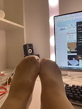 Snapshot of lukee666 chatting on February 10, 1:32 am lukee666 online show from February 10, 1:32 am