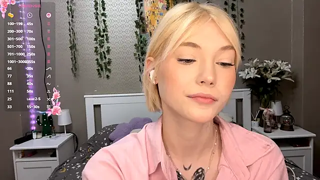 LlsabethHaze online show from February 16, 1:18 pm