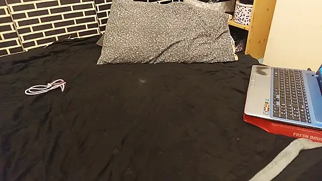 Spatgirl online show from February 12, 11:22 pm