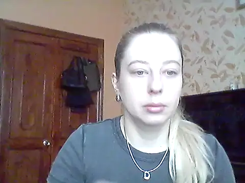 Snapshot of Miralisse chatting on February 24, 10:57 am Miralisse online show from February 24, 10:57 am