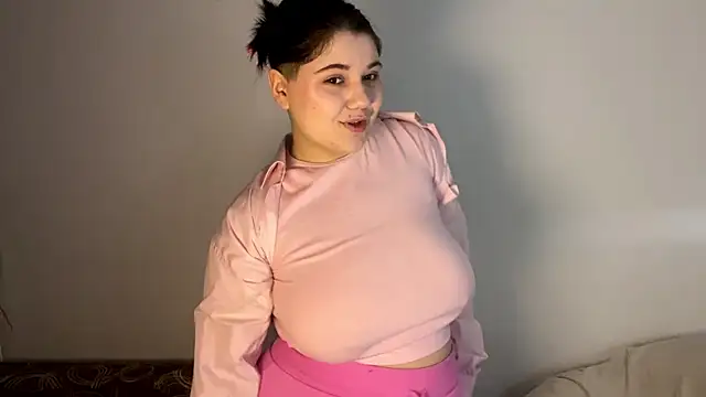 Snapshot of LunaBlakes chatting on March 2, 8:43 am LunaBlakes online show from March 2, 8:43 am