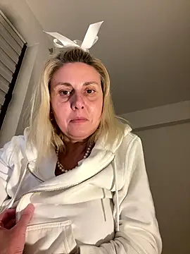 Amelia9798 online show from January 14, 7:52 pm