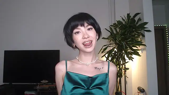Marley Queen online show from July 12, 3:58 pm