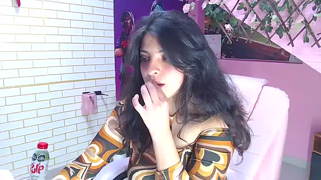 millybell303av online show from February 7, 7:28 pm