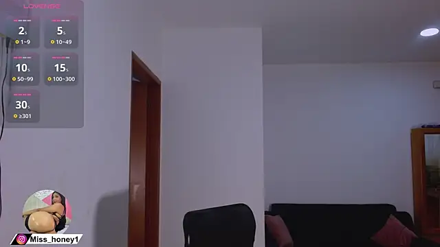 misshoney11 online show from January 16, 8:57 pm