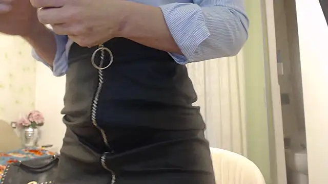 Iolandaiole online show from January 19, 9:13 am