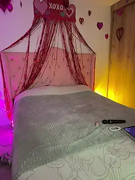 Snapshot of Nina_Belle chatting on February 11, 3:11 am Nina Belle online show from February 11, 3:11 am