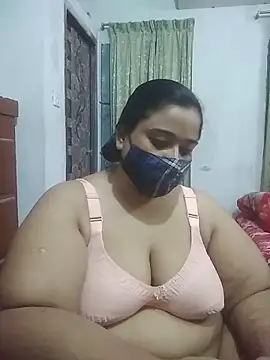 momo loves online show from April 3, 4:27 pm