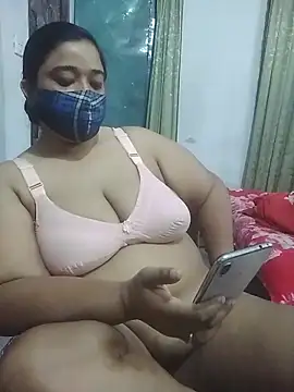 momo loves online show from April 16, 8:20 pm