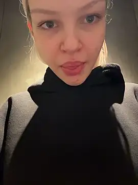 AshleyMur online show from February 28, 5:30 am