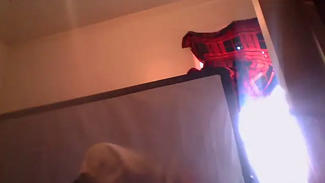 KellyKardashian online show from February 14, 7:32 pm