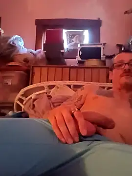 THUROBREED83 online show from September 28, 8:58 pm