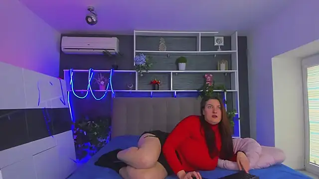 StephieRousee online show from March 19, 6:17 am