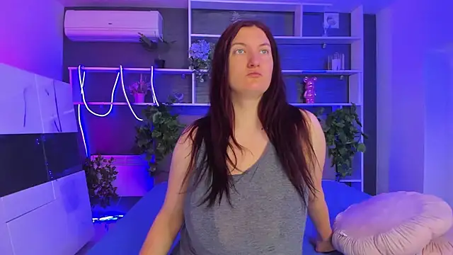 StephieRousee online show from June 3, 5:21 am