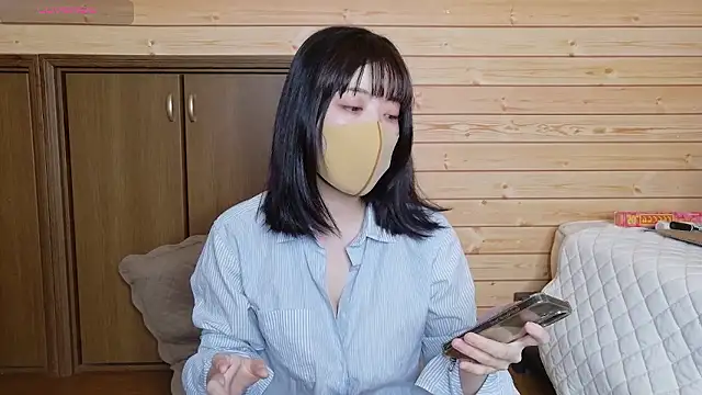 minami room online show from June 13, 1:36 am