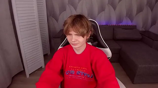 RowanScarlett online show from January 10, 7:48 pm