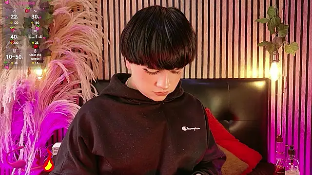 Hiddenhotcake online show from April 13, 7:30 pm