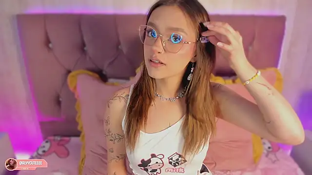 alyy cut3 online show from April 8, 8:42 pm