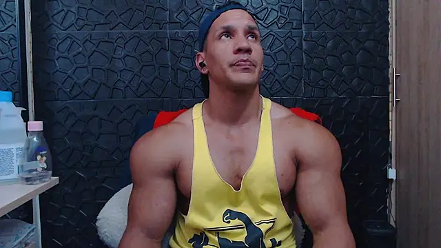 Snapshot of viktor_herrera chatting on January 9, 7:59 pm viktor herrera online show from January 9, 7:59 pm