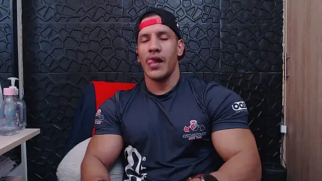 Snapshot of viktor_herrera chatting on January 11, 6:46 pm viktor herrera online show from January 11, 6:46 pm