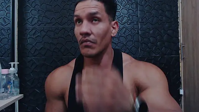 Snapshot of viktor_herrera chatting on January 13, 7:41 pm viktor herrera online show from January 13, 7:41 pm