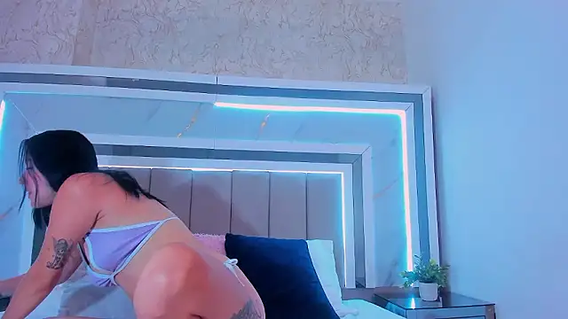 Snapshot of IsaBlue chatting on February 11, 2:11 pm IsaBlue online show from February 11, 2:11 pm