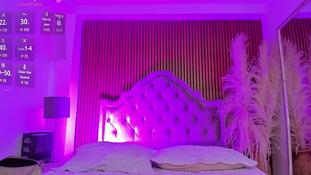 Violett hott  online show from February 19, 1:29 pm