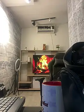 Violett hott  online show from June 2, 12:40 pm