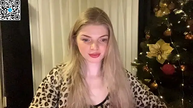 Sweet Sinn  online show from January 7, 10:56 pm