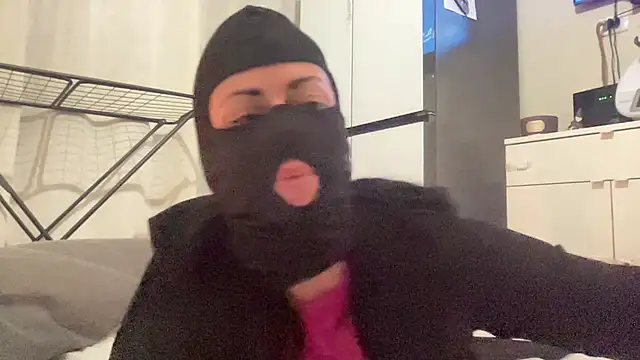 Cagnolinagolosa online show from January 12, 9:53 pm