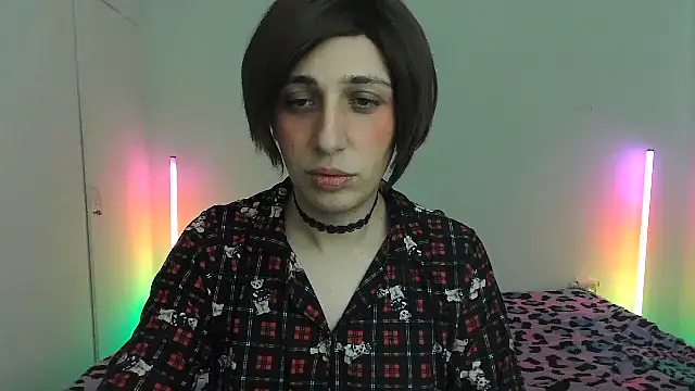 HoneyValentine online show from February 19, 8:05 pm