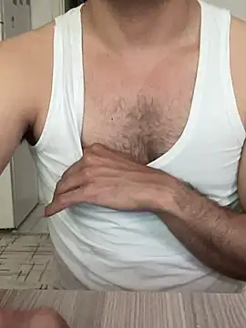 comings33 online show from April 14, 9:04 am