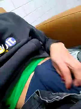 axelhot23 online show from January 13, 9:47 am