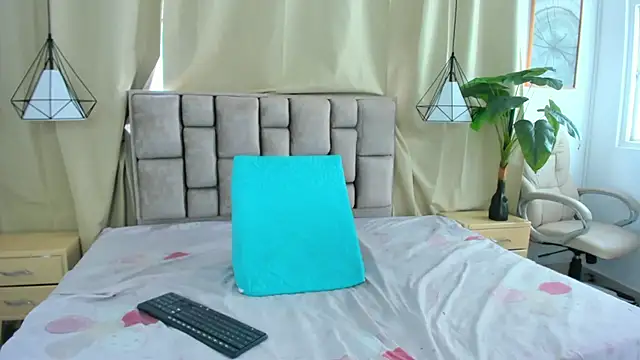 scarlettjohnson  online show from July 16, 8:26 pm